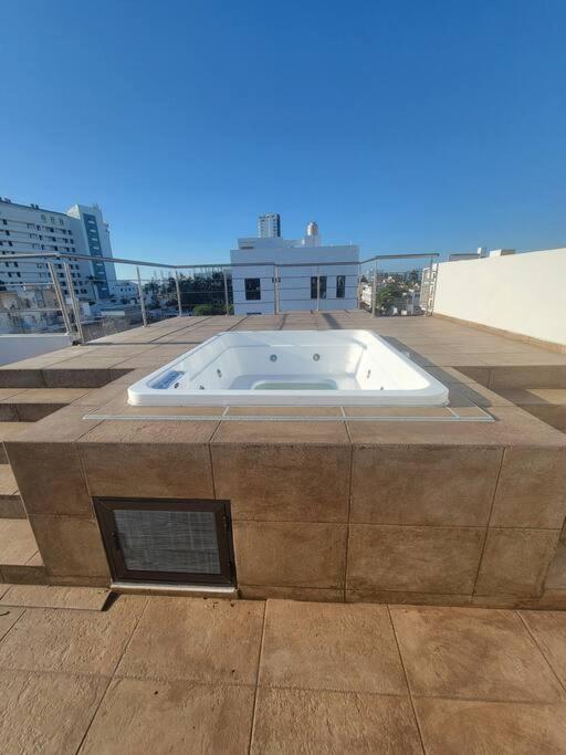 2Br-3Ba Condo Block From Beach W Rooftop Jacuzzi Mazatlán Eksteriør billede