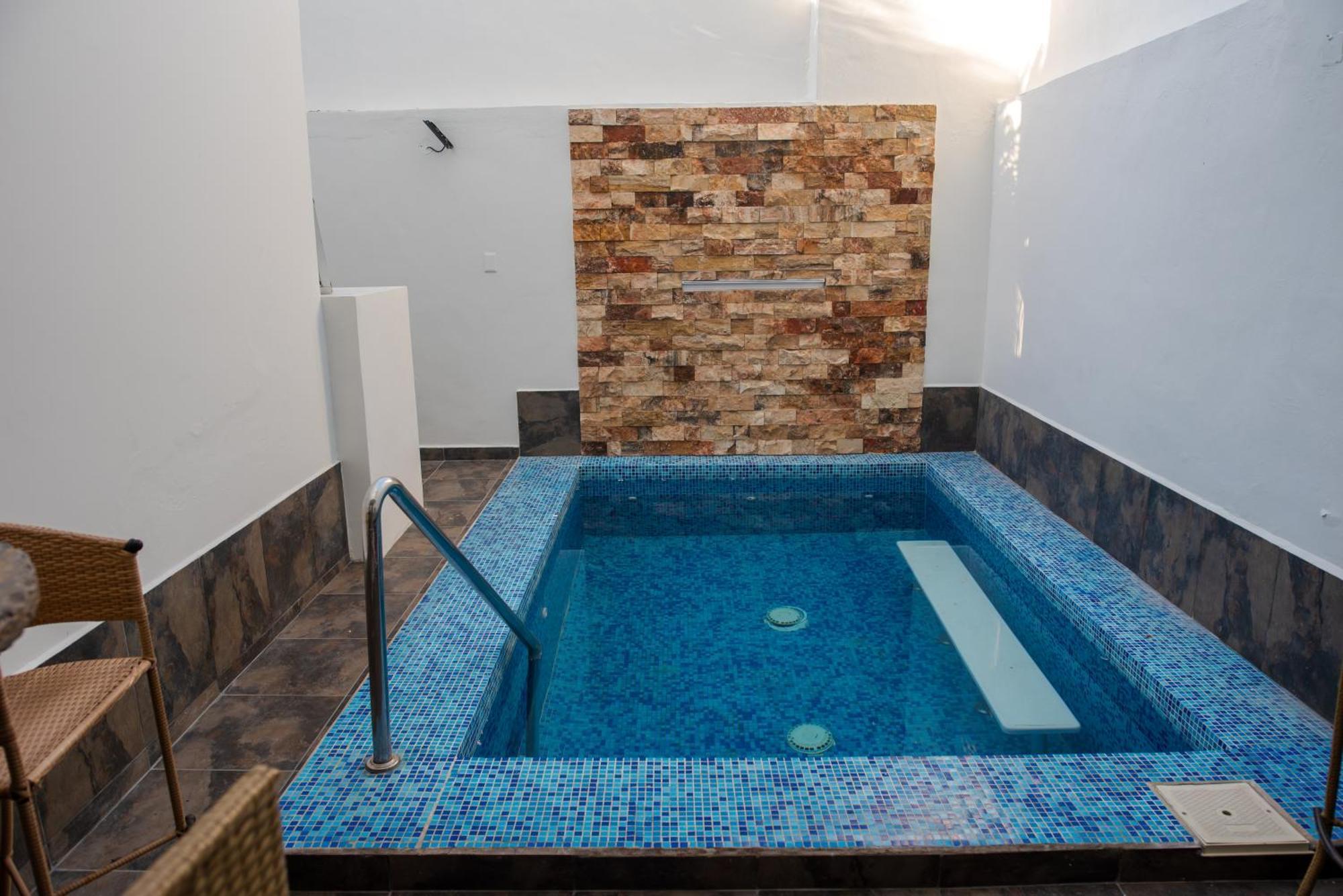 2Br-3Ba Condo Block From Beach W Rooftop Jacuzzi Mazatlán Eksteriør billede