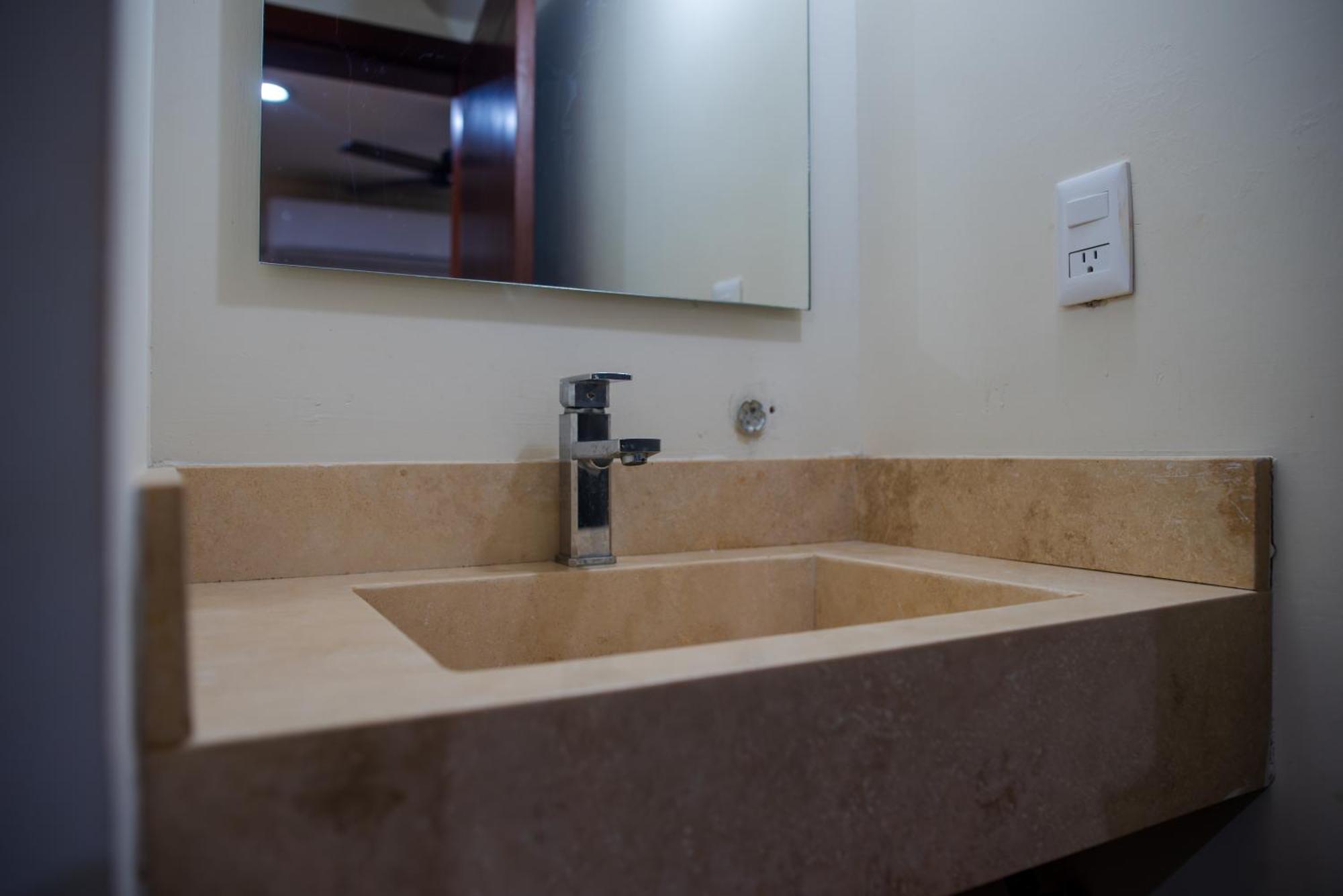 2Br-3Ba Condo Block From Beach W Rooftop Jacuzzi Mazatlán Eksteriør billede